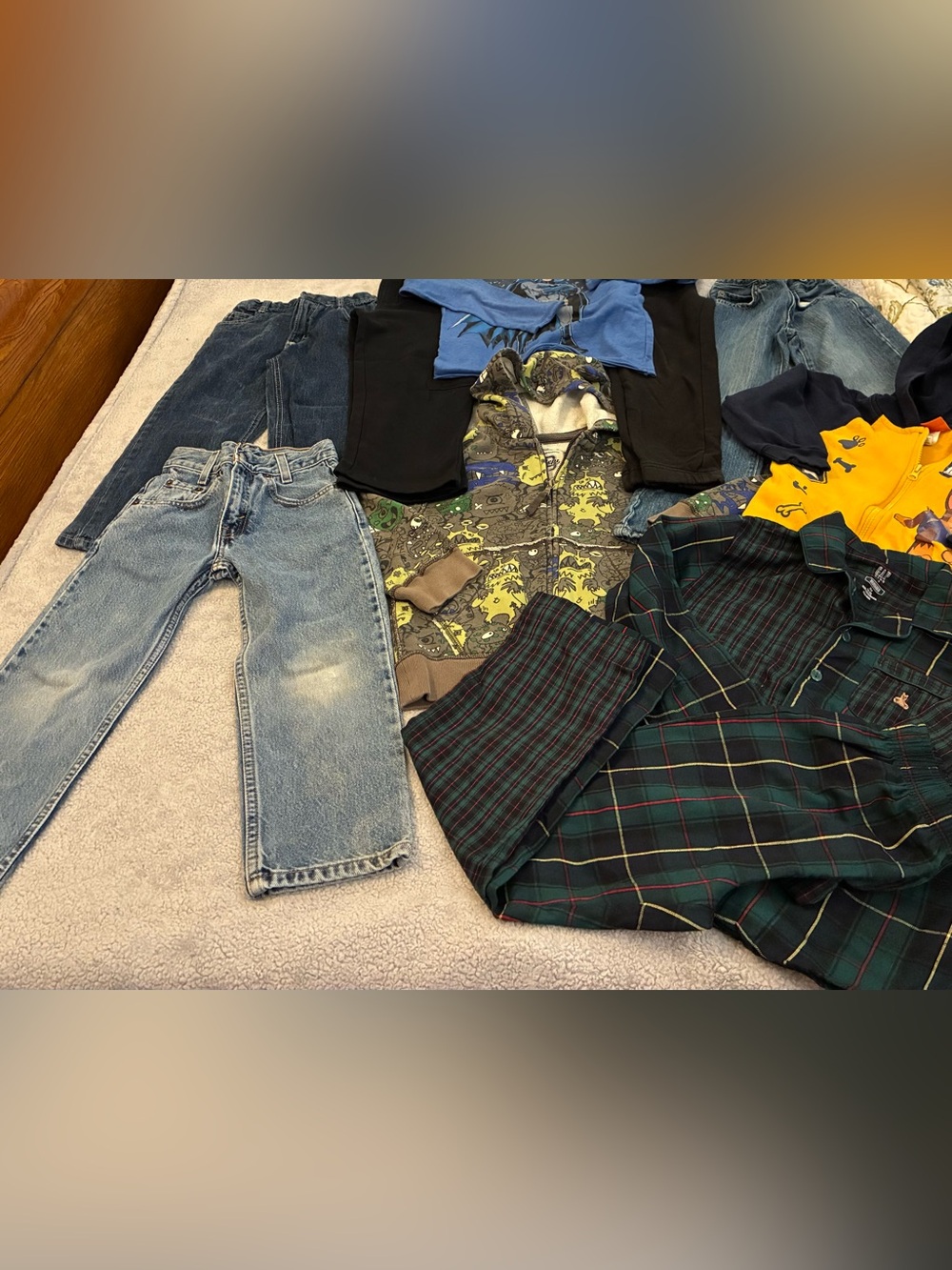 Boys Bundle of 10 Pieces of Clothing Size 6 - Multiple Brands & Colors